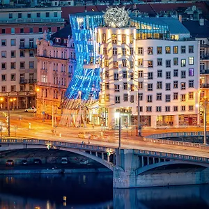 Dancing House - Tancici Dum מלון